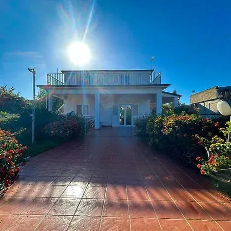 San Leone Con Giardino Villa