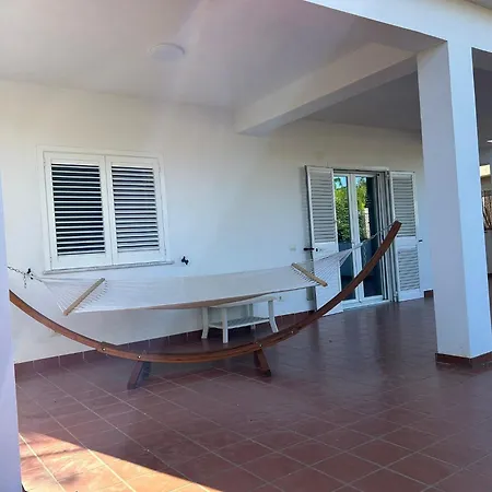 Villa San Leone Con Giardino *