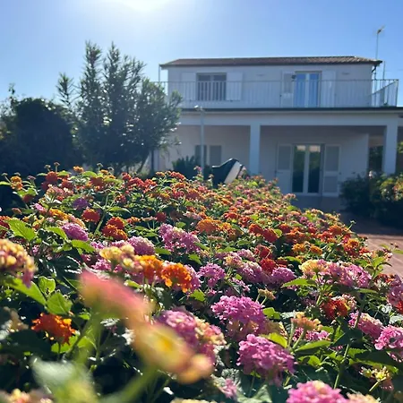 San Leone Con Giardino Villa *