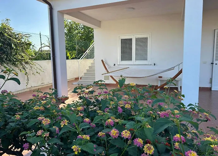 Villa San Leone Con Giardino *