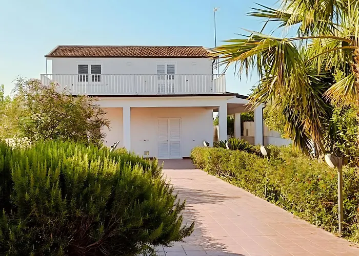 Villa San Leone Con Giardino *